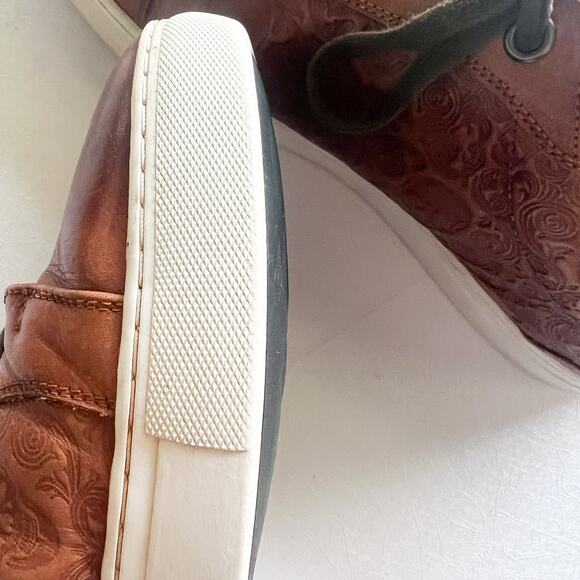 Robert Graham Skull Embossed Brown Leather Sneaker - Picture 13 of 16